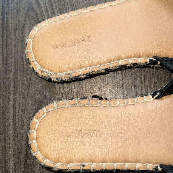 Woven Old Navy Sandals Size 8 - Picture 5 of 7